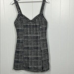 The Free Yoga Womens Jumper M Black White Texture Pattern Lined Back Zip Mini